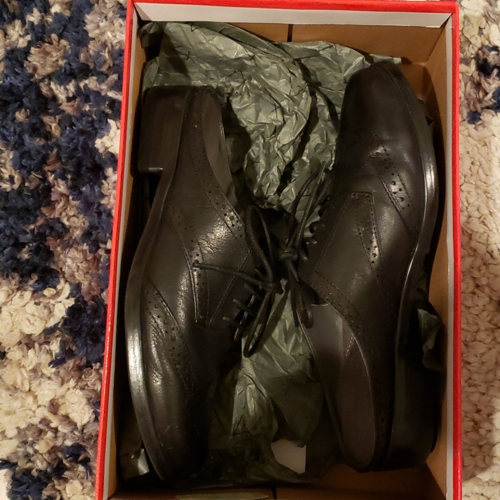 shoes - Picture 4 of 6